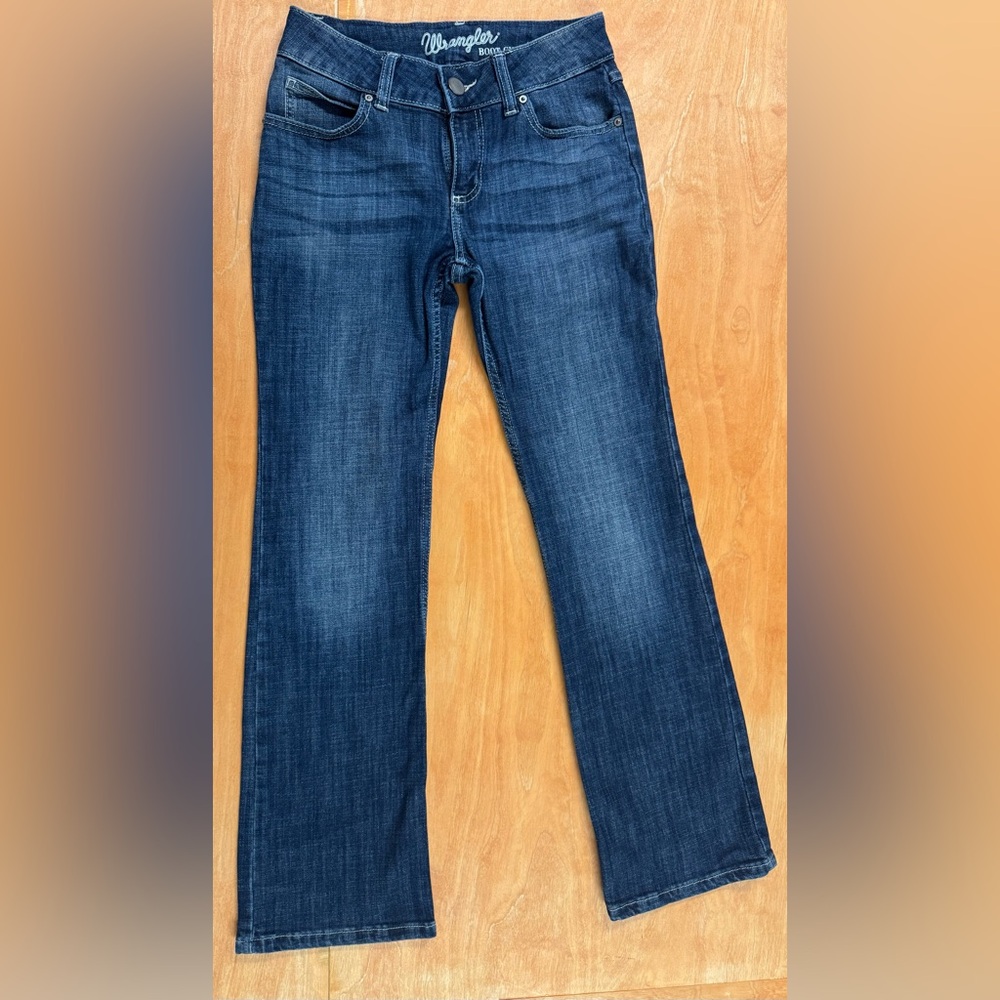 Wrangler women’s dark wash boot cut jean 3
